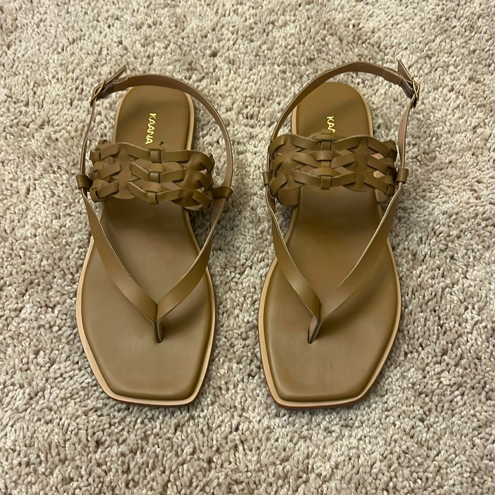 KAANAS tan leather sandals NWT size 10